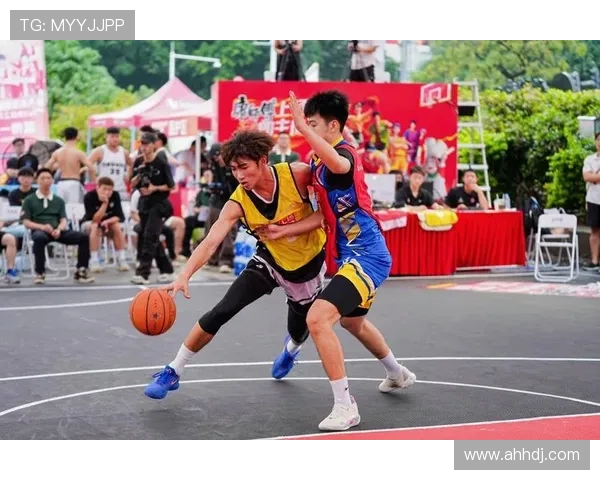 上海与深圳篮球赛激战正酣谁能夺得荣耀之巅精彩对决不容错过