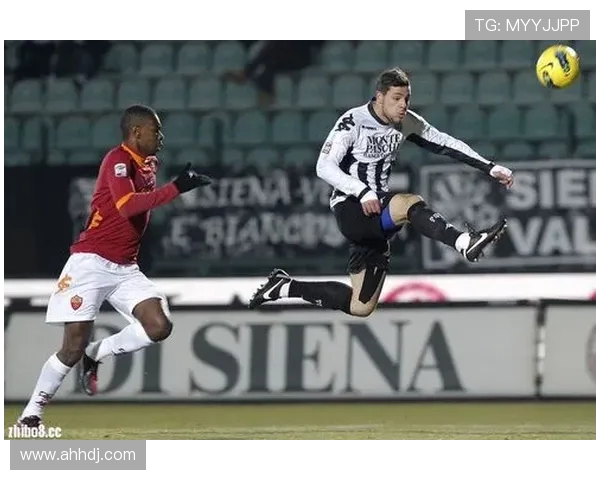 哈维西蒙斯的崛起之路：从青年才俊到足球界新星的传奇故事