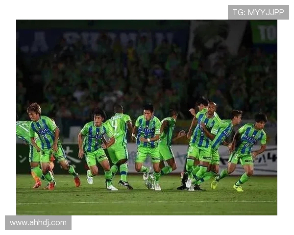 大宫松鼠与福冈黄峰的激烈对决揭示了日本足球的无限魅力与竞争精神